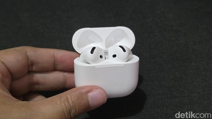 AirPods 4 ANC