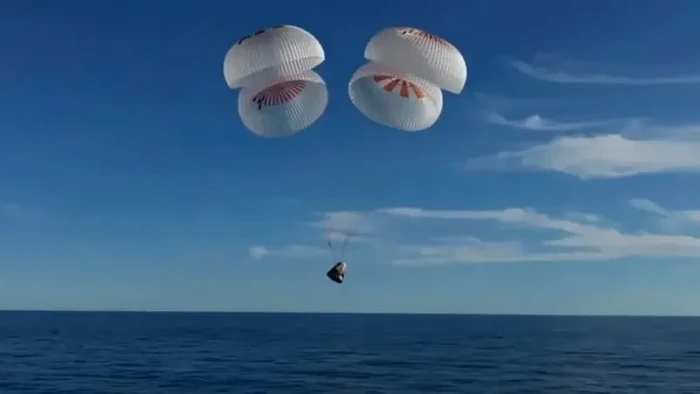 Astronot tiba di Bumi