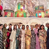 Mulai dari Mayangsari, Ina Thomas, Ingrid Kansil, hingga Krisdayanti tampak hadir. Para anggotanya juga terlihat kompak dengan kenakan kaftan beraneka warna. Foto: Instagram