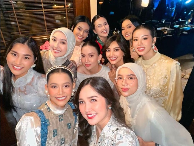 Bunga Jelitha dan Alumni Puteri Indonesia