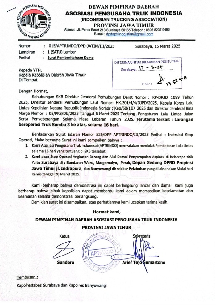 demo sopir truk di surabaya