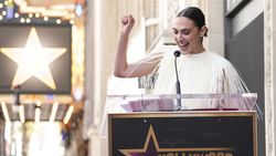 Potret Massa Pro Palestina Geruduk Peresmian Walk of Fame Gal Gadot