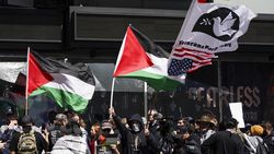 Potret Massa Pro Palestina Geruduk Peresmian Walk of Fame Gal Gadot
