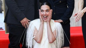 Mereka juga menuduh Gal Gadot sembunyi tangan alih-alih menggunakan platform yang ia miliki untuk membahas perang tersebut. Foto: Alberto E. Rodriguez/Getty Images for Disney