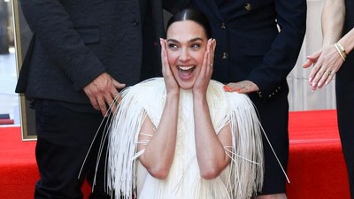 Potret Massa Pro Palestina Geruduk Peresmian Walk of Fame Gal Gadot