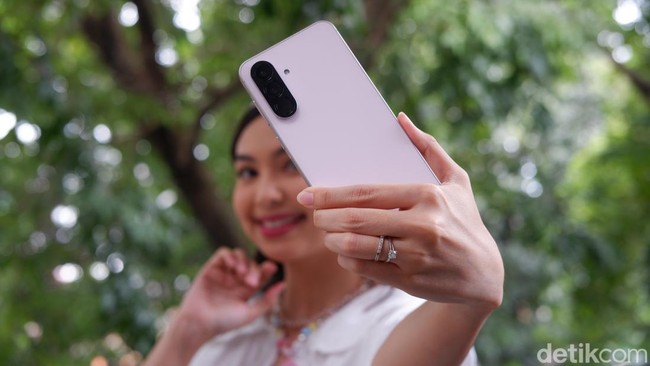 Perbandingan Spesifikasi Samsung Galaxy A56 vs A55, Perlu Upgrade?