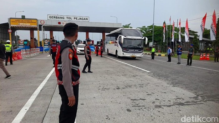 Gerbang Tol Pejagan