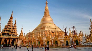 Dibuat pada tahun 1484 oleh Raja Dhammazedi dari Myanmar, lonceng terbesar di dunia digantung di Pagoda Shwedagon hingga tahun 1608, ketika lonceng tersebut dicuri oleh tentara bayaran Portugis Philipe de Brito. Dalam perjalanan untuk dilebur, lonceng tersebut tenggelam di sungai, dan meskipun telah dilakukan pencarian berkali-kali, lokasinya masih belum diketahui. Foto: Boredpanda