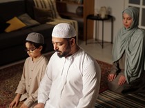 Bacaan Sholat Witir Lengkap: Niat, Tata Cara dan Doa Setelahnya