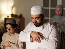 Apa Pengertian Salat? Ini Dalil, Syarat Wajib dan Rukunnya