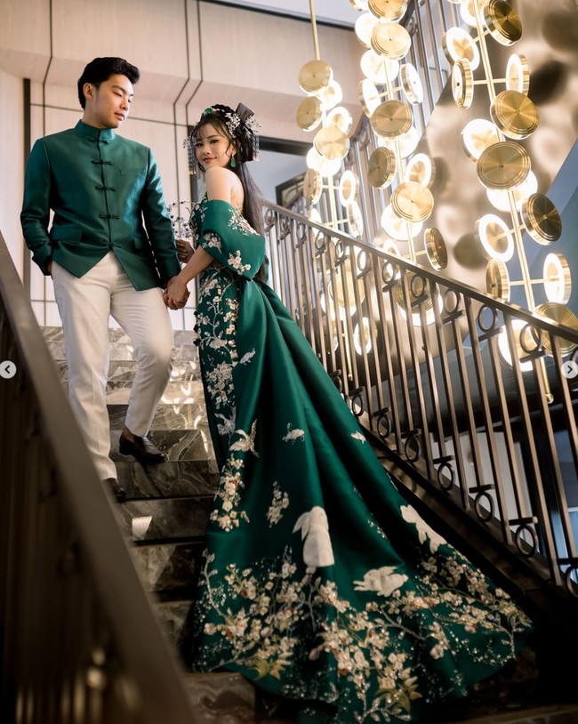 Penampilan Jessica dan Erwin pun langsung banjir pujian netizen. Gak bisa berkata2 cantik N ganteng banget, komentar salah seorang netizen. dracin bgtt vibesnya, komentar lainnya. Foto: Inatagram/@jessicajane99