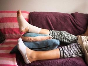 Hindari Konsumsi 5 Makanan Ini saat Alami Kaki Keseleo