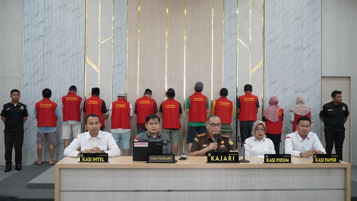 Kejaksaan Negeri (Kejari) Kabupaten Gowa, Sulawesi Selatan (Sulsel), menerima 11 tersangka kasus sindikat uang palsu di UIN Alauddin Makassar.
