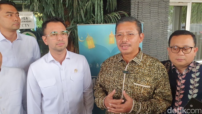 Kemenag menggandeng Raffi Ahmad untuk menguatkan kurikulum berbasis cinta.