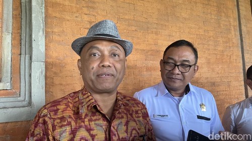 Ketua Komisi III DPRD Bali I Nyoman Suyasa di kantor DPRD Bali, Rabu (19/3/2025).