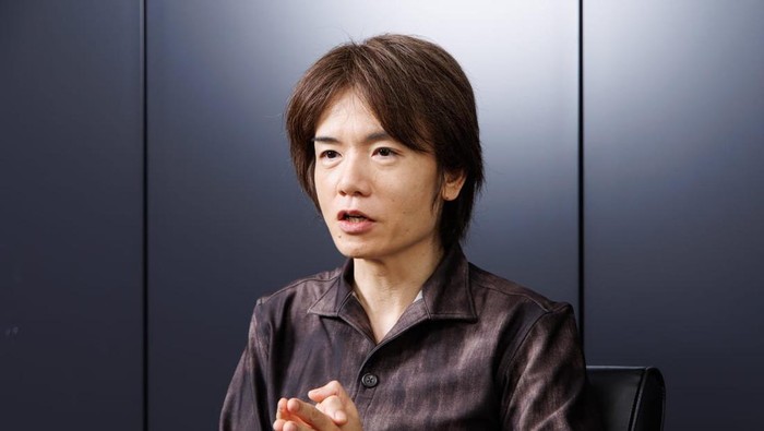 Seorang kreator game yang terkenal dengan karya spektakulernya seperti Super Smash Bros dan Kirby, Masahiro Sakurai, punya pesan menohok bagi studio game di Jepang. Dirinya minta untuk para developer di tanah kelahirannya itu, membuat game yang disukai orang Jepang, bukan terpengaruh budaya luar.