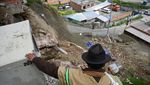 Makam di Bolivia Longsor, Warga Ramai-ramai Pindahkan Jenazah