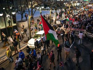 Massa Pro-Palestina Unjuk Rasa di Times Square New York, Kecam Serangan Israel