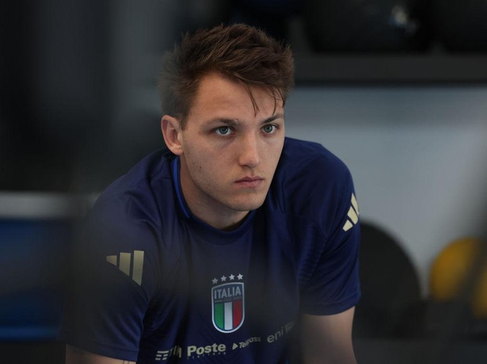 COMO, ITALY - MARCH 18: Mateo Retegui of Italy in action during Italy training session at Appiano Gentile on March 18, 2025 in Como, Italy. (Photo by Claudio Villa - FIGC/FIGC via Getty Images)