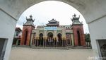 Melihat Masjid dengan Menara Gurita di Bekasi