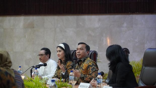 Menteri Kependudukan dan Pembangunan Keluarga/Kepala BKKBN Wihaji menggelar diskusi bersama para Pemimpin Redaksi Media Massa di Kantor Kemendukbangga/BKKBN, Jakarta pada Selasa (18/03/2025). Foto: Dok. Kemendukbangga.