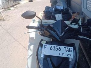 Pasrah Irfan, Kurir Paket di Sukabumi yang Motornya Digondol Maling