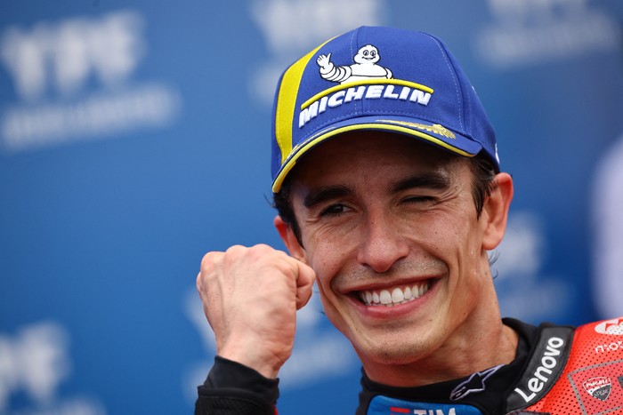 MotoGP - Argentina Grand Prix - Autodromo Termas de Rio Hondo, Santiago del Estero, Argentina - March 16, 2025 Gold medallist Ducati Lenovo Teams Marc Marquez celebrates on the podium after the race REUTERS/Agustin Marcarian
