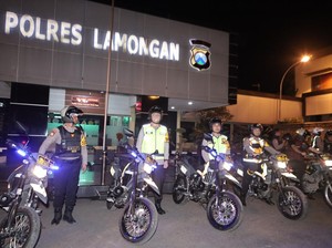 Kapolres Lamongan Pimpin Patroli Sahur, Pastikan Keamanan Selama Ramadan