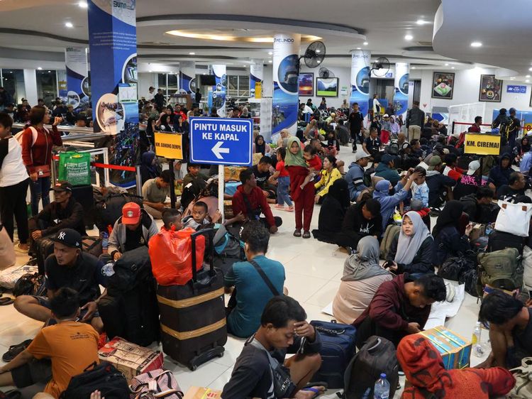 Pelabuhan Soetta Makassar Mulai Dipadati Ribuan Pemudik