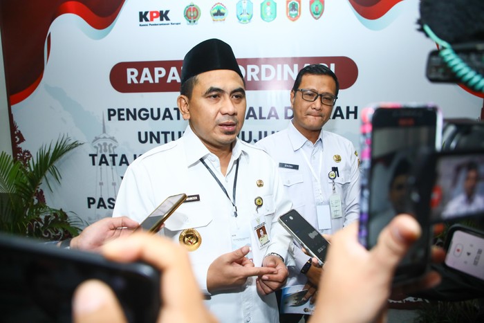 Pemerintah Provinsi Jawa Tengah menerima penghargaan dari Komisi Pemberantasan Korupsi (KPK) atas raihan nilai Monitoring Center for Prevention (MCP) tertinggi.