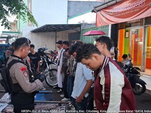 Remaja Depok Konvoi Bawa Bendera Gangster, Ngaku Ngabuburit tapi Bawa Miras