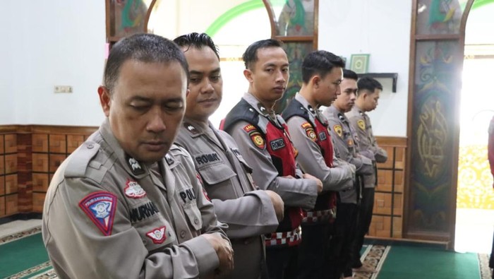 salat gaib anggota polres batu