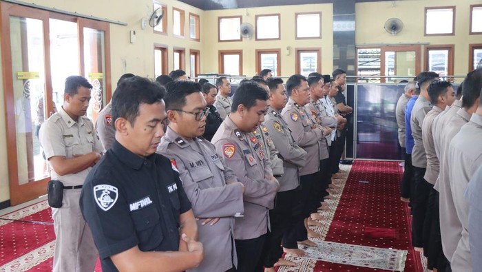 Salat gaib di Polres Blitar Kota