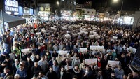 Protes serupa juga terjadi di Amman, Yordania. REUTERS/Jehad Shelbak. 