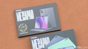 Dalam paket penjualanya diberikan disertakan case pelindung. Foto: Adi Fida Rahman/detikINET