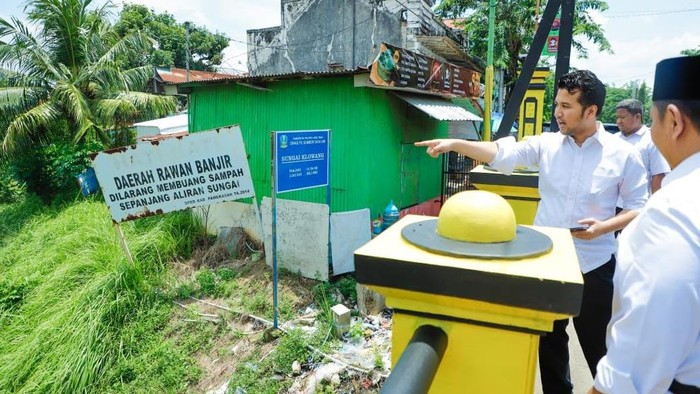 Wagub Emil meninjau sungai di Pamekasan
