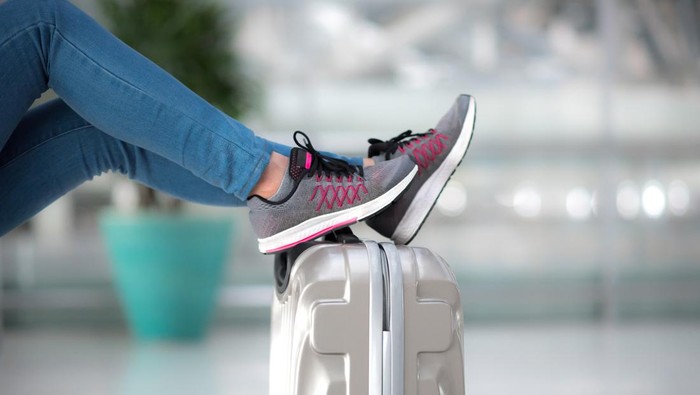 Kaki Bengkak gegara Kelamaan Duduk Saat Mudik? Dokter Bagikan Tips Mencegahnya