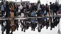 PT Pelni mencatat sebanyak 1.074 pemudik dari Kumai, Kalimantan Tengah turun di pelabuhan Tanjung Emas Semarang menggunakan kapal tersebut. 
