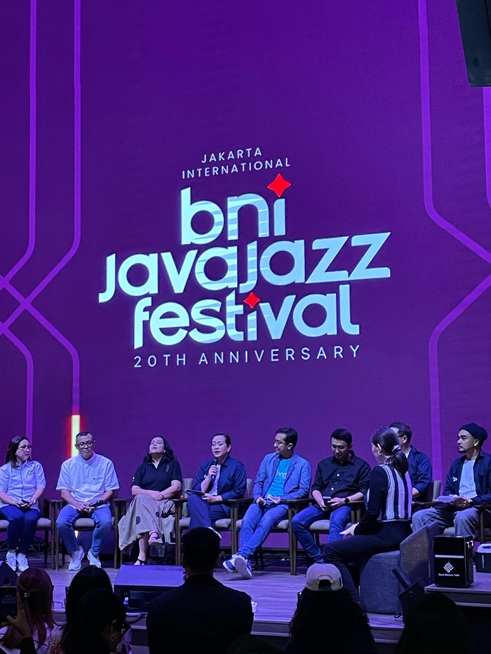 Java Jazz Festival 2025 merayakan 20 tahun dengan 11 panggung dan penampil internasional.