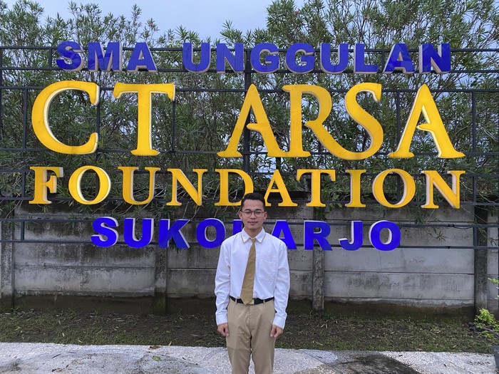 Dafa Aziz, siswa SMA Unggulan CT Arsa Foundation Sukoharjo membagikan tips bisa diterima di 12 kampus luar negeri.