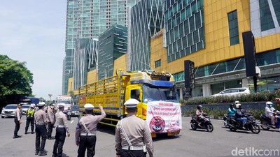 Demo Sopir Truk soal Pembatasan Angkutan Barang