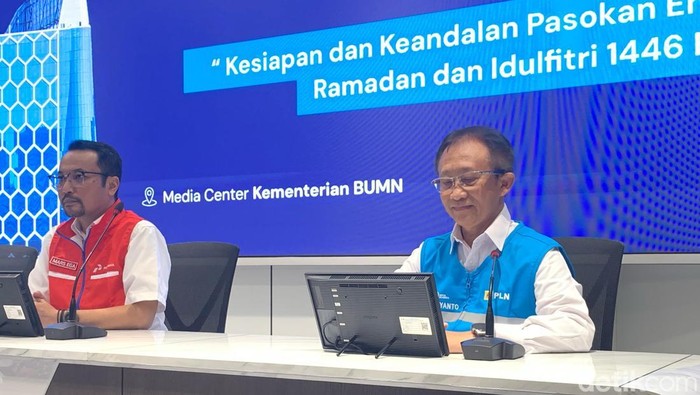 Direktur Distribusi PLN Adi Priyanto