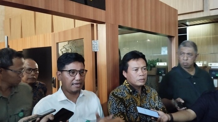 Dirjen Gakkum Kemenhut, Dwi Januanto Nugroho (kemeja putih)-(Fawdi/detikcom)