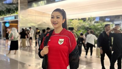 Garuda Calling! Potret Fitri Carlina Dukung Timnas di Australia