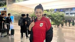 Garuda Calling! Potret Fitri Carlina Dukung Timnas di Australia