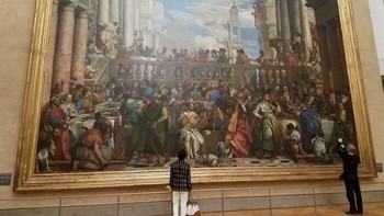 Lukisan yang Jauh Lebih Menarik Ini Tepat di Seberang Lukisan Mona Lisa Foto: Boredpanda