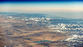 Beginilah Penampakan Pegunungan Himalaya dari Stasiun Luar Angkasa Internasional Foto: Boredpanda