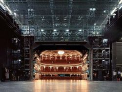 Foto Sisi Tak Terlihat dari Tempat Terkenal, Siap-siap Kaget