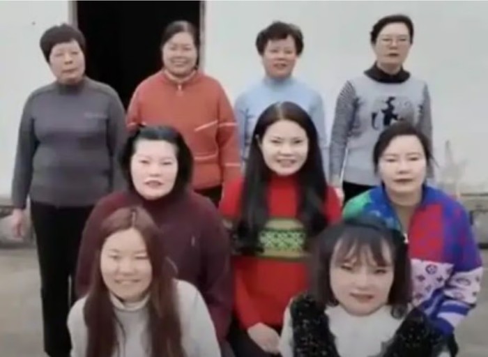 Ibu melahirkan 9 anak semuanya perempuan