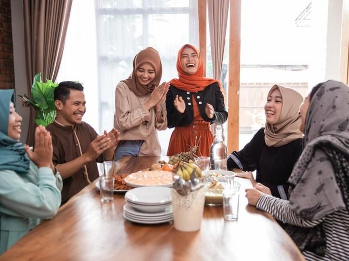 Ilustrasi Makan saat Lebaran